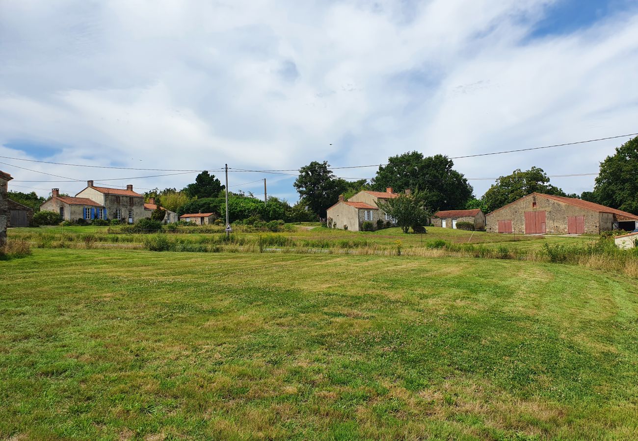 Maison à Saint-Julien-des-Landes - La Grange des Fragons