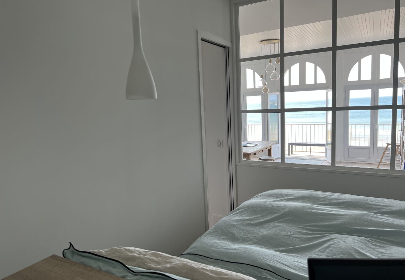 Appartement à Les Sables-d´Olonne - La Caravelle appartement face mer wifi 3*