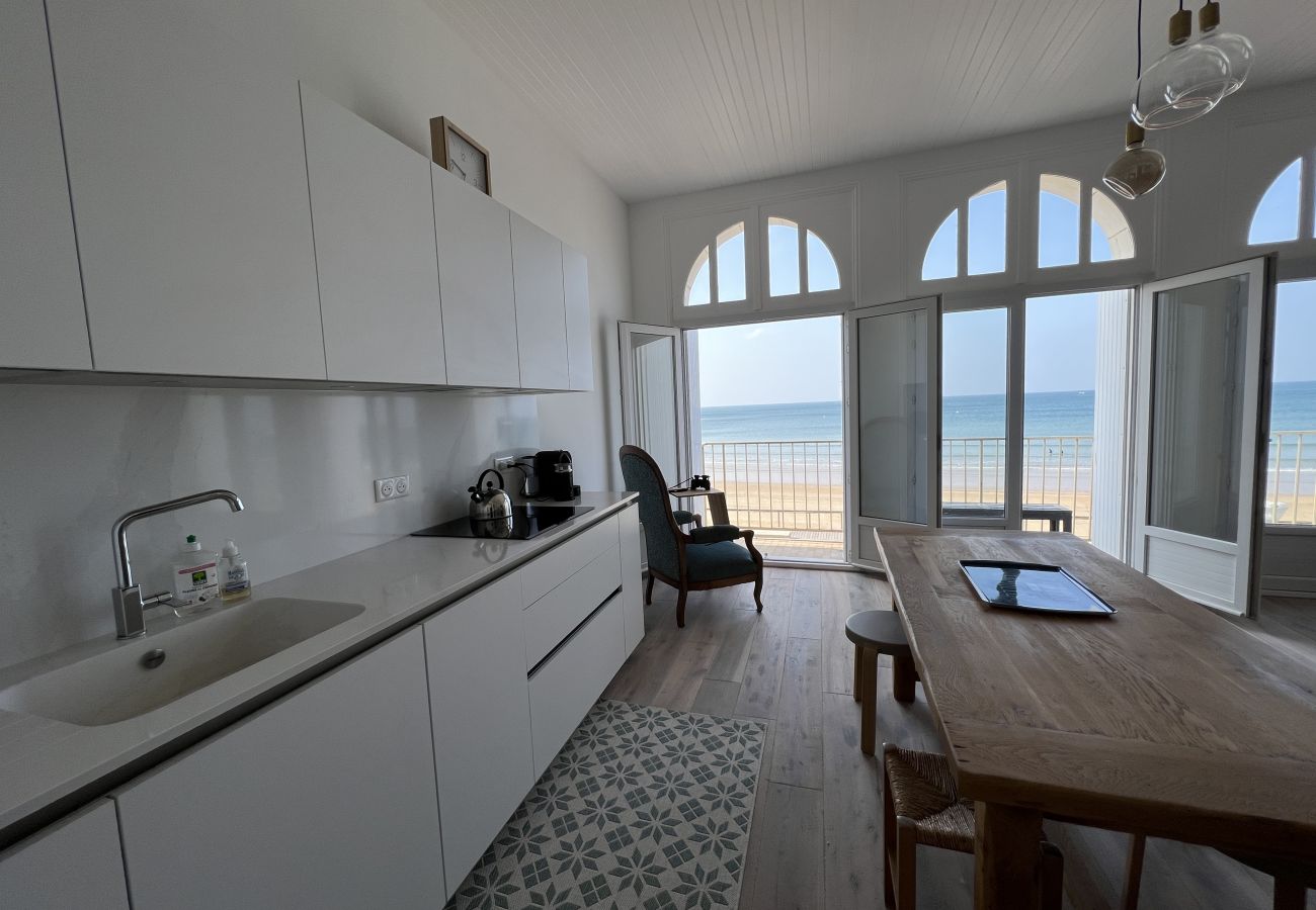 Appartement à Les Sables-d´Olonne - La Caravelle appartement face mer wifi 3*