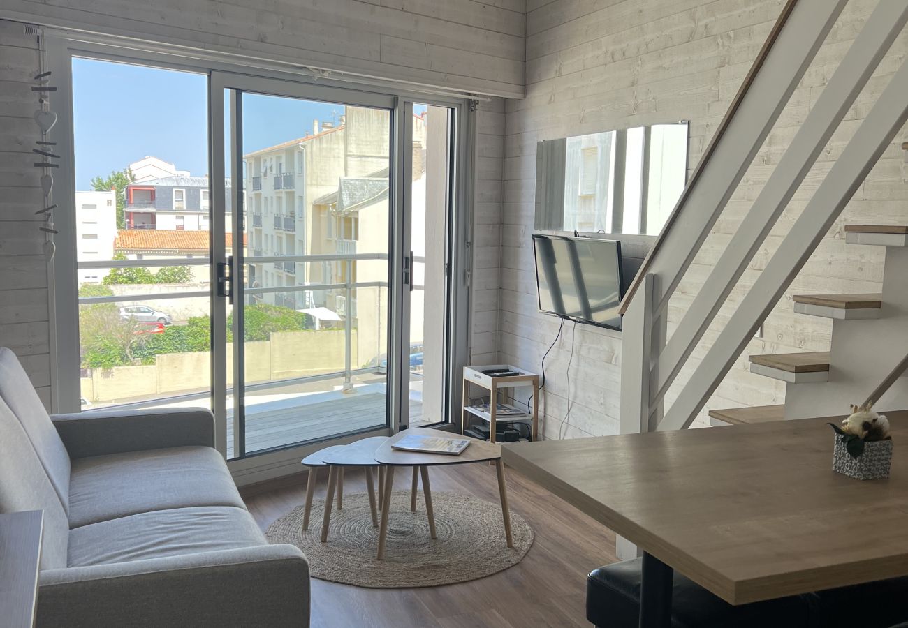 Appartement à Les Sables-d´Olonne - Les Patelles vue latérale mer