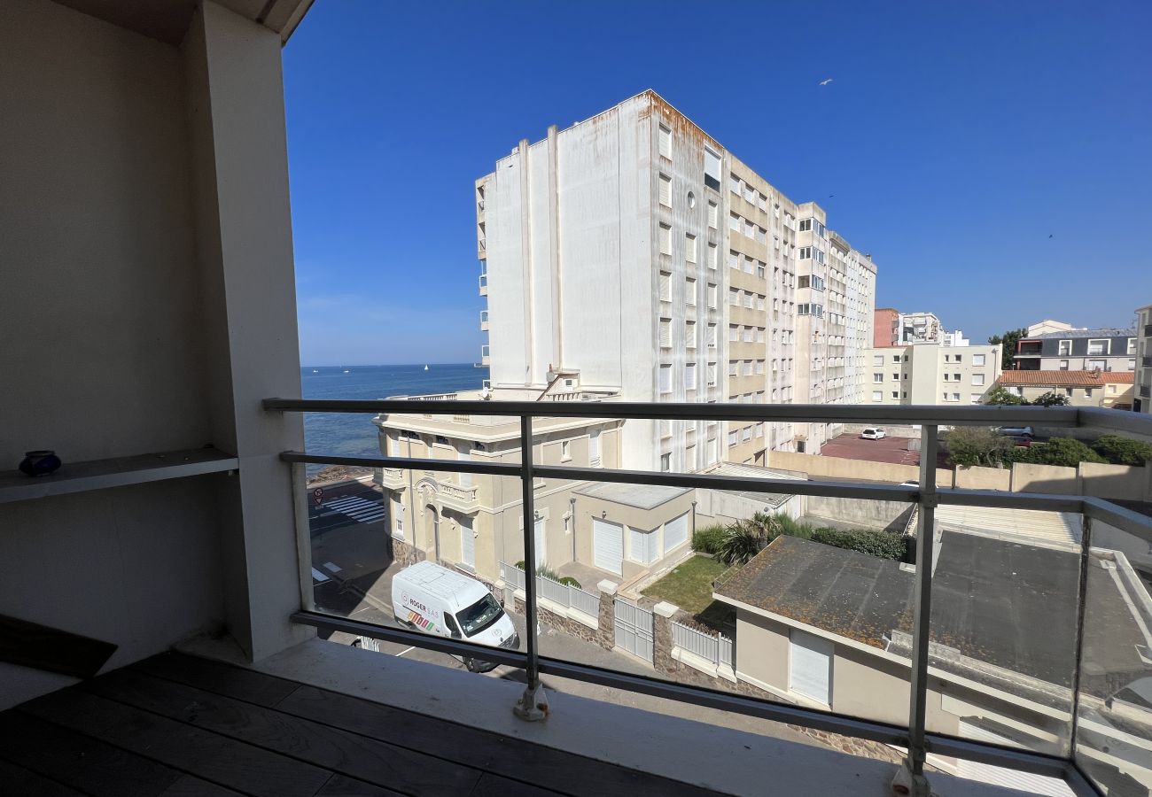 Appartement à Les Sables-d´Olonne - Les Patelles vue latérale mer