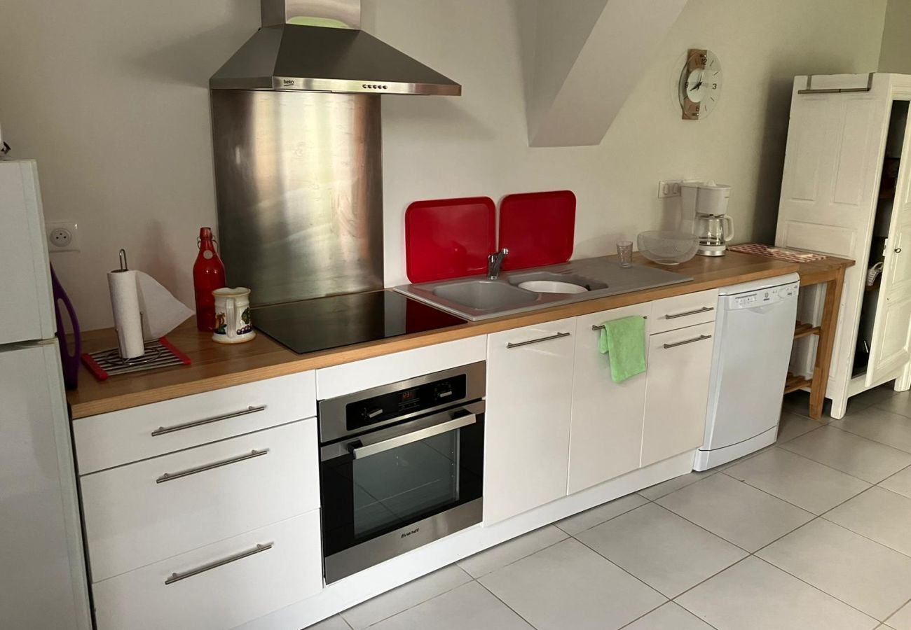 Gîte Rural à Tour-de-Faure - À l'Ombre du Tilleul