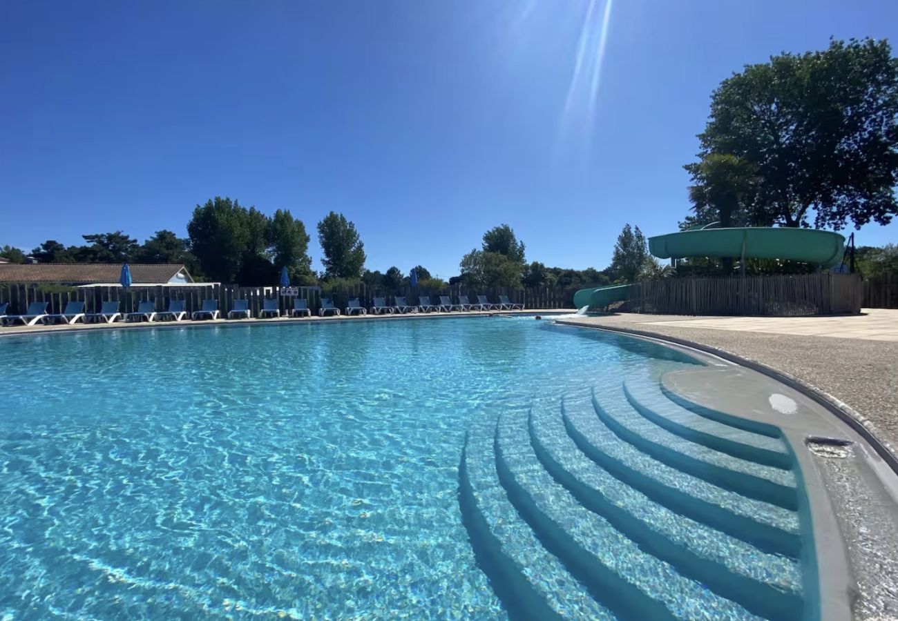 Mobile home à Saint-Hilaire-de-Riez - Cabane de Besse - Clim + Piscines et Wifi