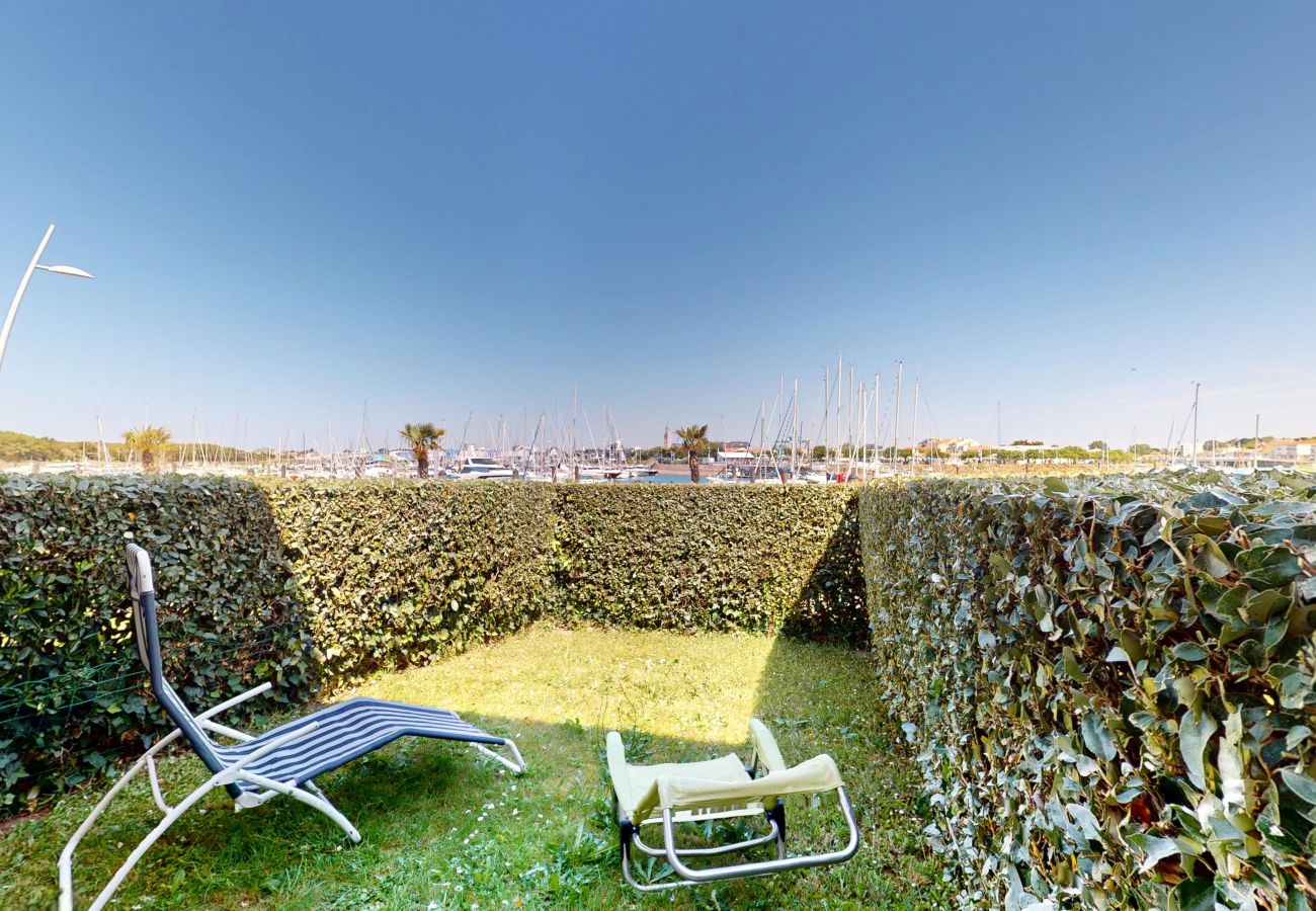 Appartement à Saint-Gilles-Croix-de-Vie - L'Espadon de la Vie - Jardin Face au Port