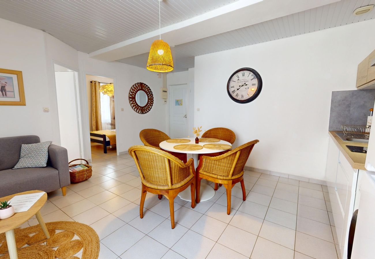 Appartement à Saint-Gilles-Croix-de-Vie - HAUBAN -Charme & Authenticité au Vieux Port