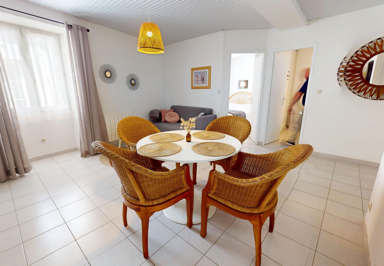 Appartement à Saint-Gilles-Croix-de-Vie - HAUBAN -Charme & Authenticité au Vieux Port