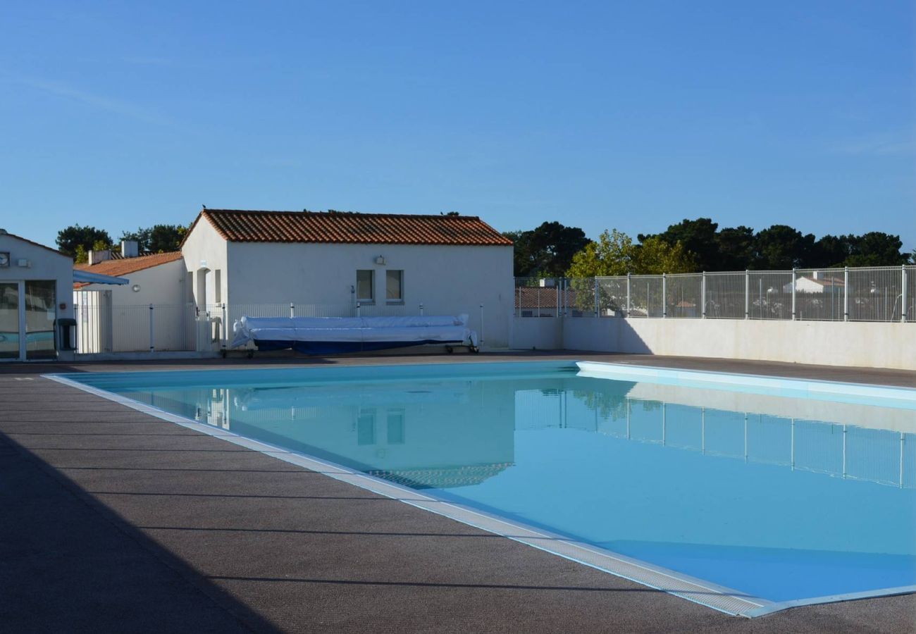 Maison à Bretignolles-sur-Mer - La Ferme Saline avec piscine à 400m de l'océan