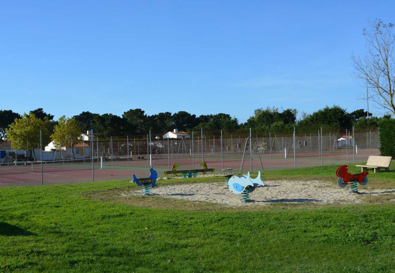 Maison à Bretignolles-sur-Mer - La Ferme Saline avec piscine à 400m de l'océan